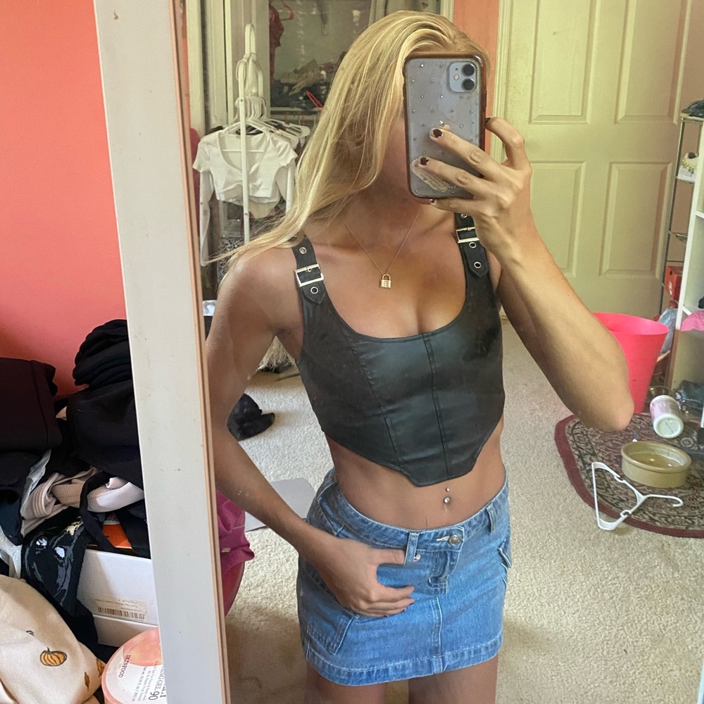 Princess Polly Travis Black Faux Leather Cropped Corset Top 2 - Picture 13 of 13